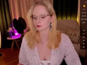 sheslinki from Chaturbate