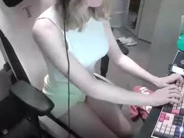Sissymaidsummer from Chaturbate