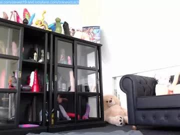 siswet19 from Chaturbate