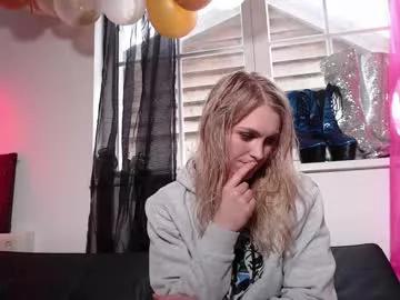 siswet19 from Chaturbate