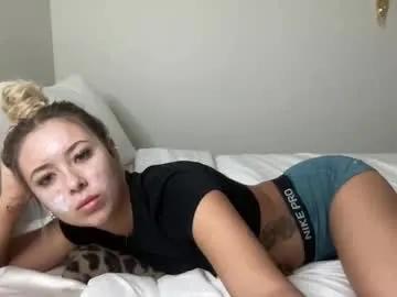 Skyybanks from Chaturbate