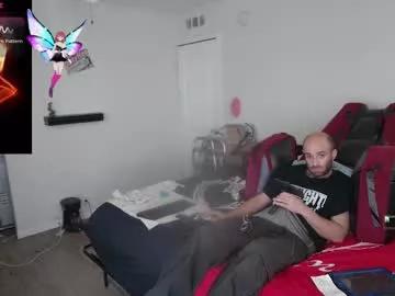 Suckmeestoywood from Chaturbate