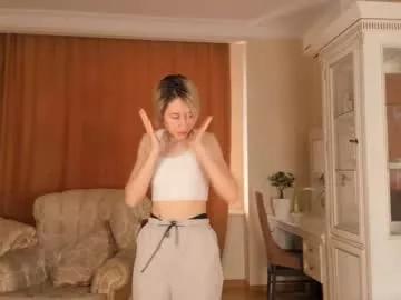 sunnbuoy from Chaturbate