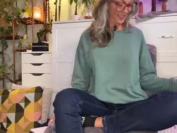 sunniedayz from Chaturbate