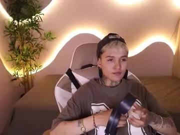 Suzu_wolf from Chaturbate
