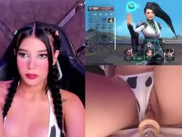 Try our streaming cams variety and talk on a personal level with our adorable girls streamers, showing off their bountiful shapes and dildos.
