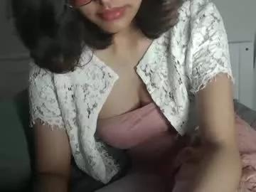 sweetlilyinthewild from Chaturbate