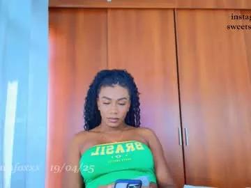 sweetsarafoxxx from Chaturbate