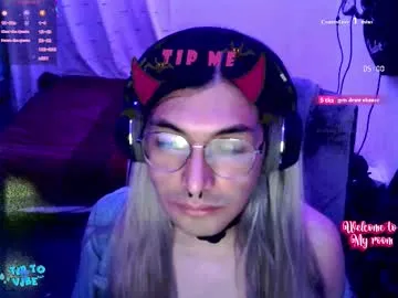 Thehushvibe from Chaturbate