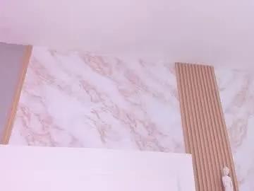 Tianaglow4 from Chaturbate