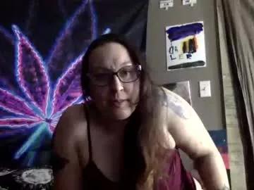 Toochillcouple420 from Chaturbate