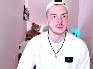 toohornyserj from Chaturbate