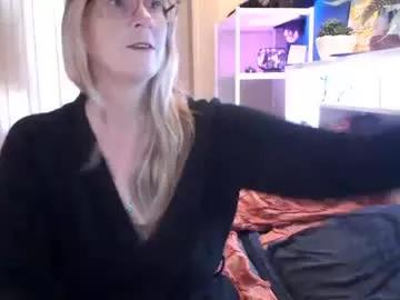 total_aussie_milfs from Chaturbate