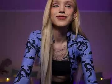twiinkie_pie from Chaturbate