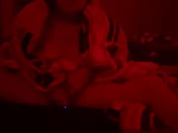 twitchinwhore from Chaturbate is Freechat
