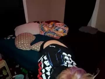 twitchinwhore from Chaturbate