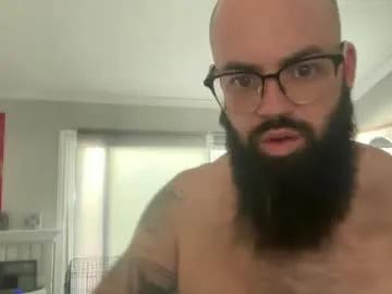 Uncutbeard129840 from Chaturbate