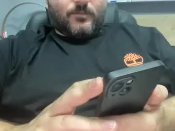 Uncutdude321 from Chaturbate