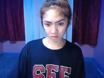Urlovelypinayxxx from Chaturbate