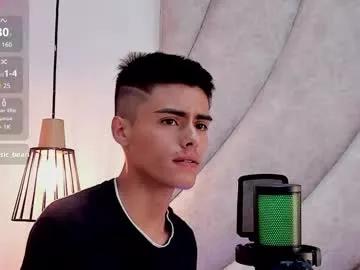 velvet_fenti from Chaturbate