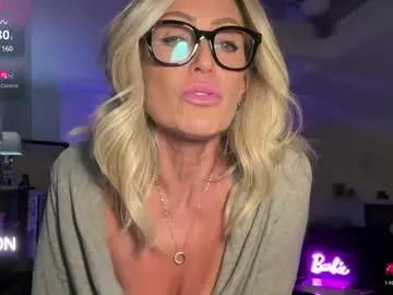 velvetbarbie from Chaturbate
