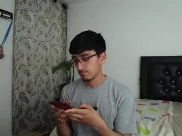 Versatileguuy from Chaturbate