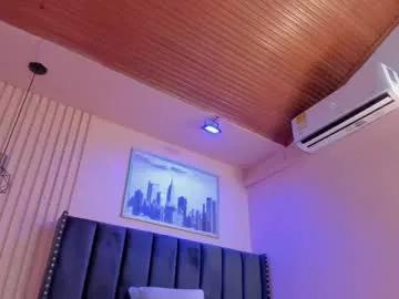 viiolett_lee from Chaturbate