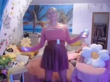 Wannafeelitall from Chaturbate