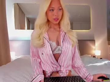 wow_peach_girl from Chaturbate