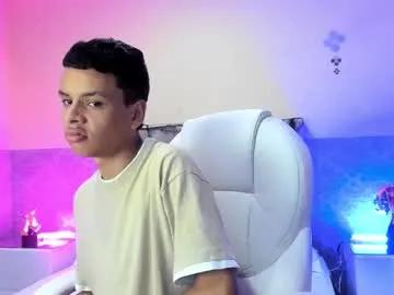 Xavier_fox__ from Chaturbate