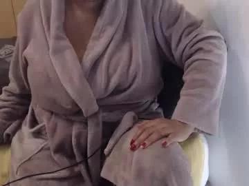 xxxbustybabe27x from Chaturbate