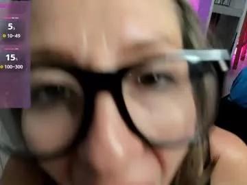 yelena03 from Chaturbate