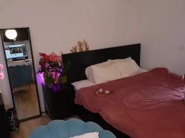 Yess_kiki from Chaturbate