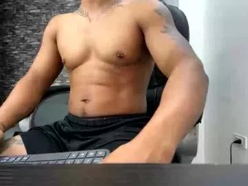 yimmi_latino from Chaturbate