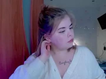 yumm_lolly from Chaturbate