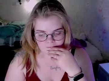 yumm_lolly from Chaturbate