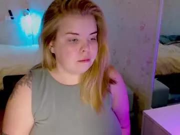 yumm_lolly from Chaturbate
