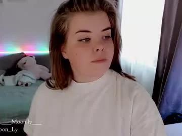 yumm_lolly from Chaturbate