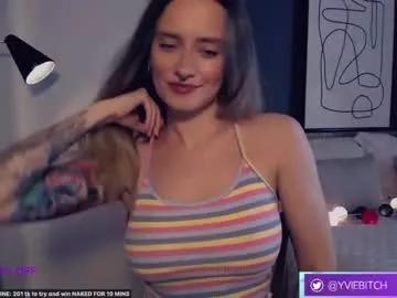 Cling to live show with yvie_ from Chaturbate 