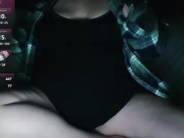 zeemomdalorian from Chaturbate