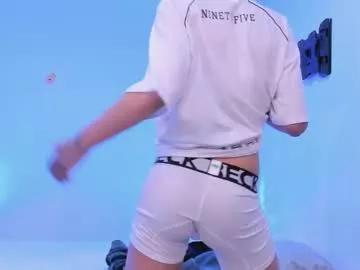 Zeus_blaze from Chaturbate