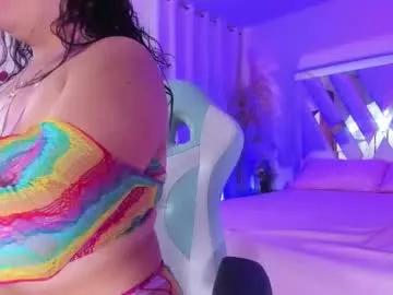 zully_jones from Chaturbate