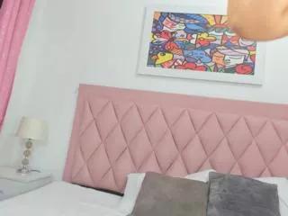 alahia_fox from Flirt4Free