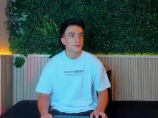 aslan_fox from Flirt4Free