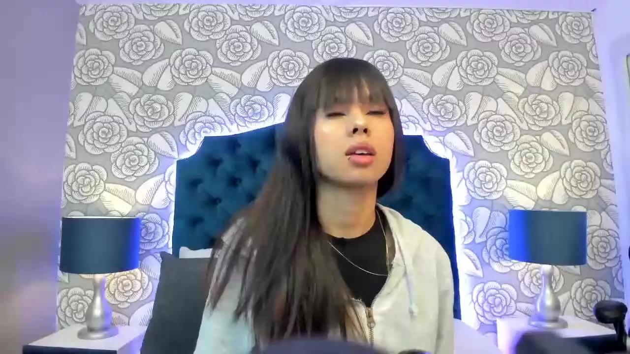 ArianaCollihs from Streamray