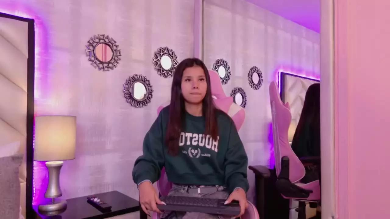 ArianaCollihs from Streamray