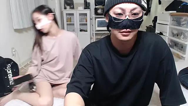 --SHUN-- from StripChat is Freechat