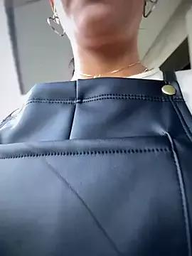 -Ann_V from StripChat