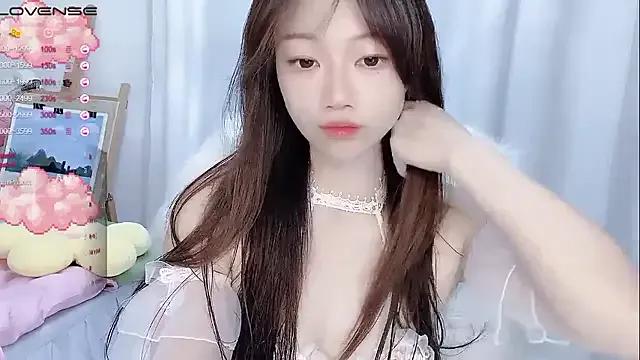 -Evelyn- from StripChat