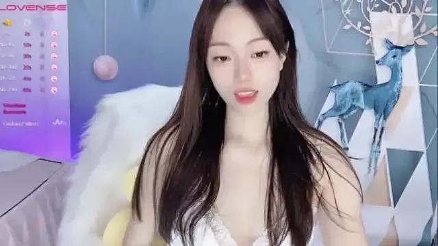 -Evelyn- from StripChat